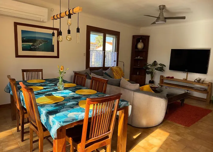 Detente Au Soleil Sorède